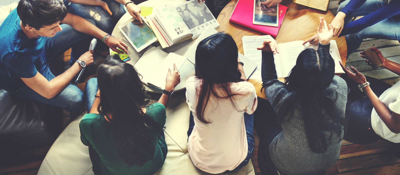 Students learning languages at Umoja Language Centre Uganda - Kiswahili English French German classes